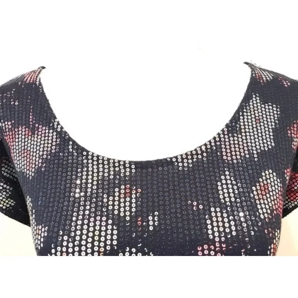 Beatiful flowered blouse - Picture 3 of 7